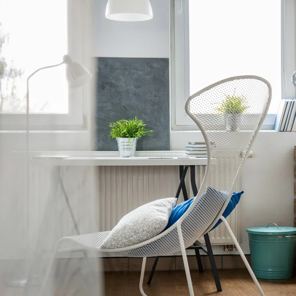 Desk and chair — Stock Photo, Image