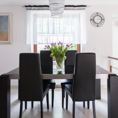 Güneşli yemek odası