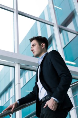 İşten sonra başarılı office günde bırakarak
