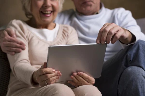 Proberen om te verblijven up-to-date met moderne technologieën — Stockfoto