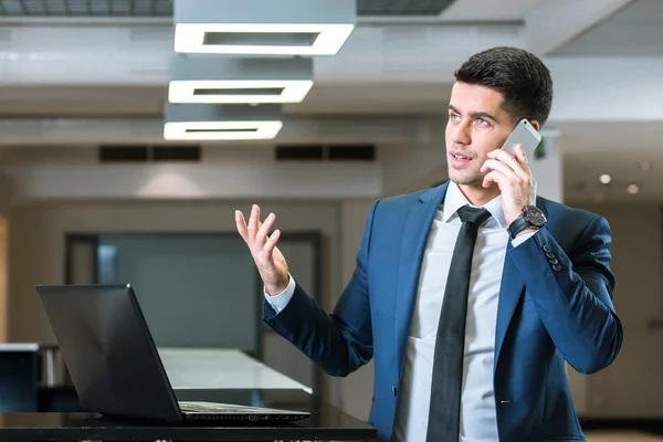 Trabalhando para a estabilidade financeira — Fotografia de Stock