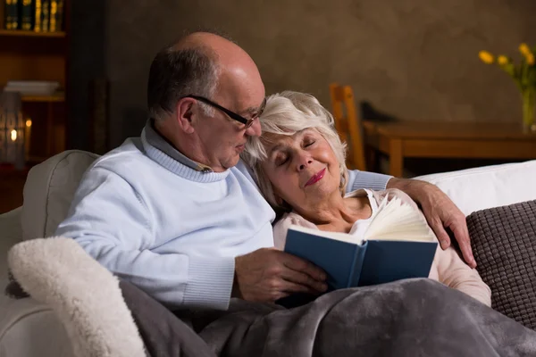 Evening read that made her fall asleep — Stock Photo, Image