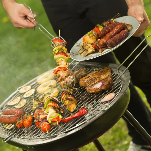 Sommer grill i haven - Stock-foto