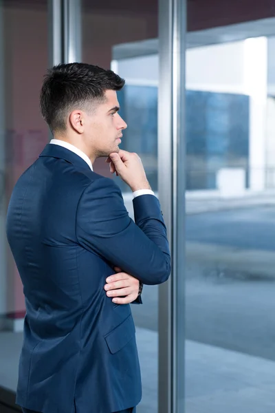 Die zukünftigen Maßnahmen in Betracht ziehen — Stockfoto