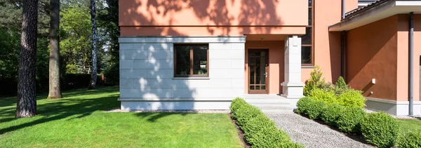 Yeşil ortasında şık villa