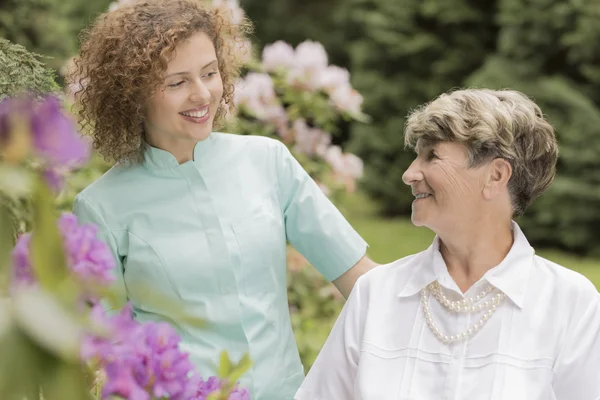 They have each other's back — Stock Photo, Image