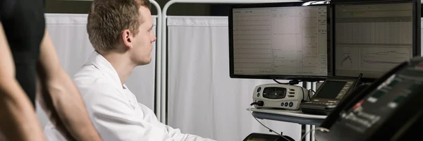 Sportsman on his medical check-up — Stock Photo, Image