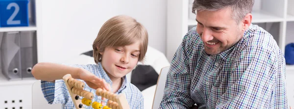 Calculating with abacus — Stock Photo, Image