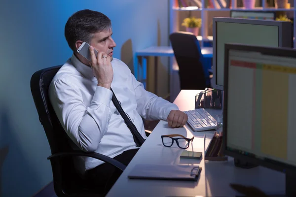 Allein im Büro — Stockfoto