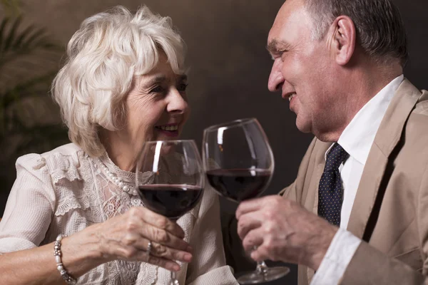 Brindis por el amor y el matrimonio sin fin — Foto de Stock