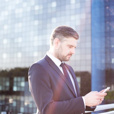 Adam ve iş davaları