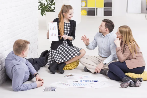 Making the daily staff meeting — Stock Photo, Image