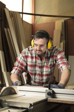 Emanet sorumlu craf seyahatlerine temelidir