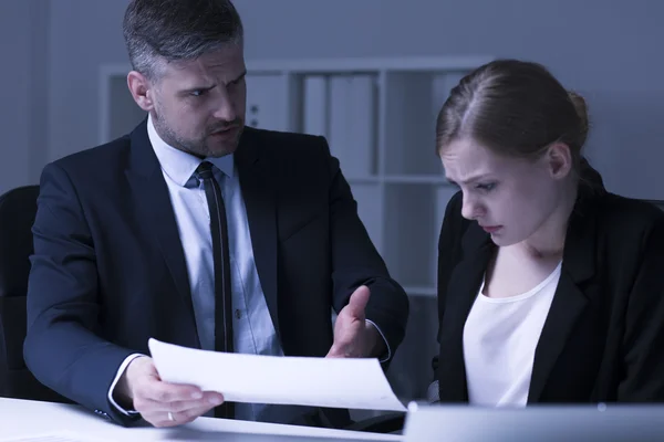 Pesten op het werk — Stockfoto