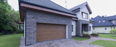 Arabanı burada bırak