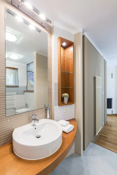 Banheiro com ideia de iluminação decorativa — Fotografia de Stock