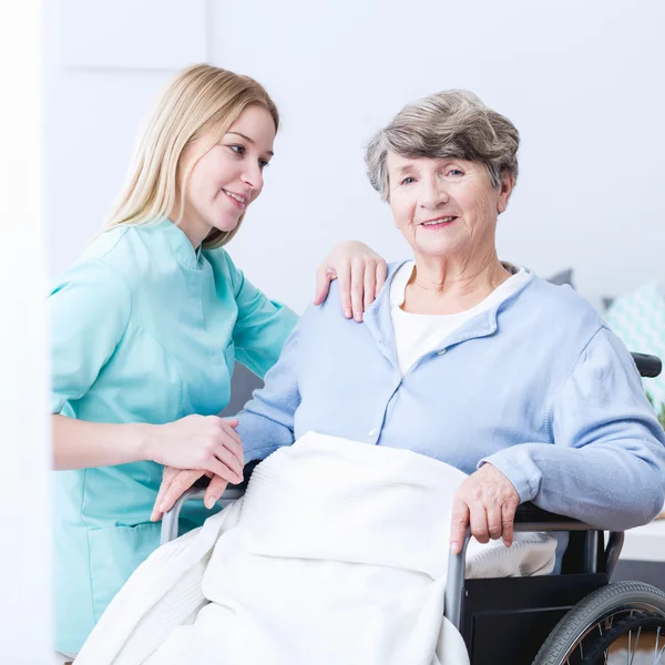 Old lady with walking problem — Stock Photo, Image