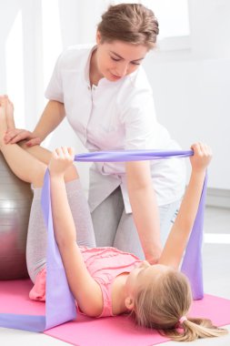 Çocuk jimnastik dersi