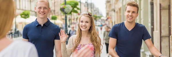 Incontro in città — Foto Stock