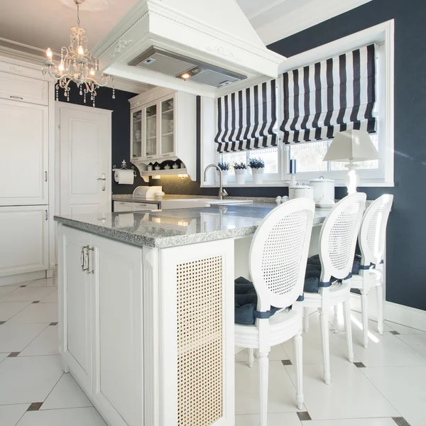 Kitchen with dining room — Stock Photo, Image