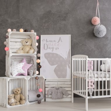 Bütün aile bir odasında oyuncak ayılar