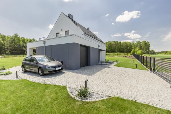 Extérieur de la maison moderne — Photo