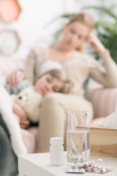 Zubehör, das darauf hinweist, dass sich ein Kranker im Haus befindet — Stockfoto