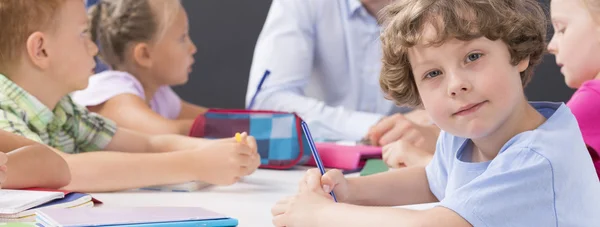 Grundschulkind — Stockfoto