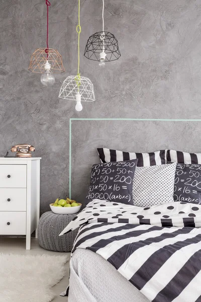 現代的なスタイルのアイデアの寝室 — ストック写真