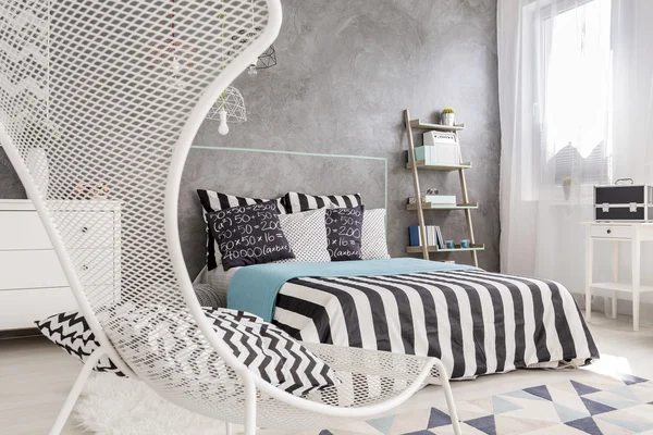 Dormitorio con moderna idea de yeso de pared — Foto de Stock