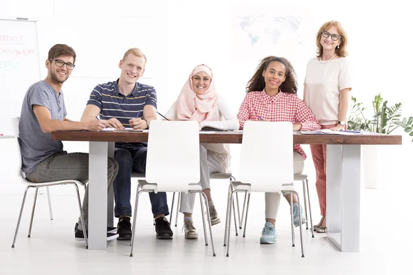 Language course in multicultural team — Stock Photo, Image
