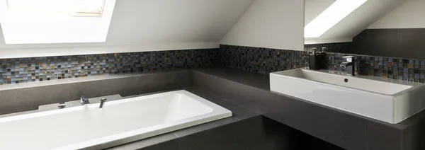 浴室の装飾の最小限の設備 — ストック写真