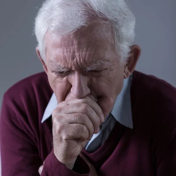 Sjuk man hosta — Stockfoto