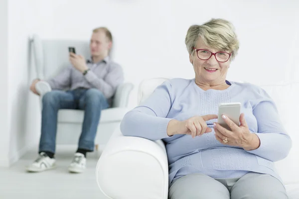 Fascinado por la tecnología — Foto de Stock