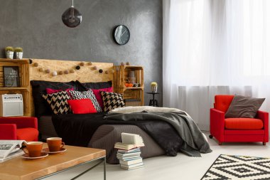 Kırmızı yatak odası tasarımı