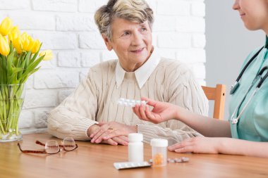 Profesyonel ev yaşlı kadın için Hemşirelik