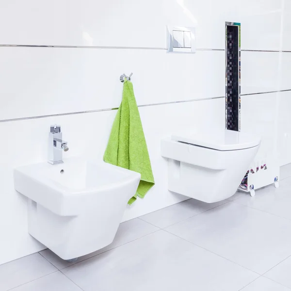 Baño blanco exclusivo — Foto de Stock