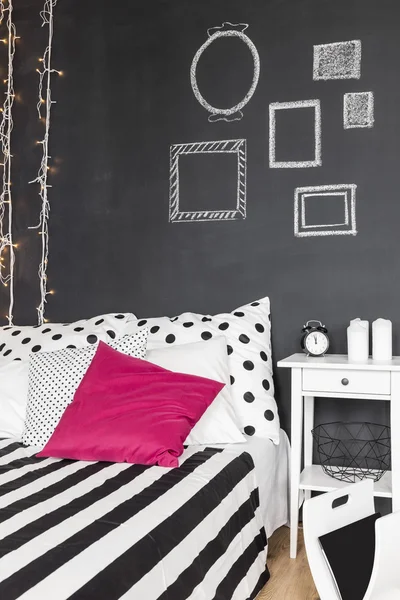 Pink decorations in woman's room — Stock Photo, Image