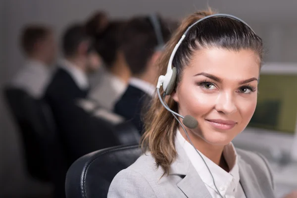 Vrouw met headset — Stockfoto