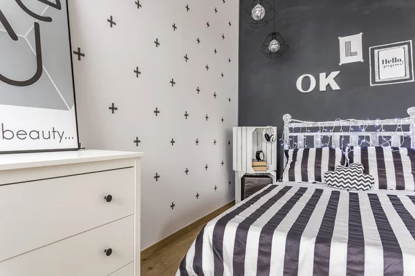 Estilo criativo quarto preto e branco — Fotografia de Stock