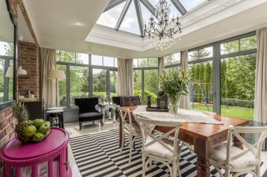 Yaratıcı modern sunroom