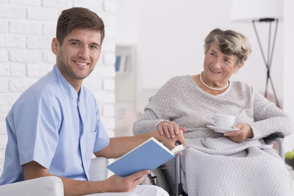 Sie ist wie eine Familie für mich — Stockfoto