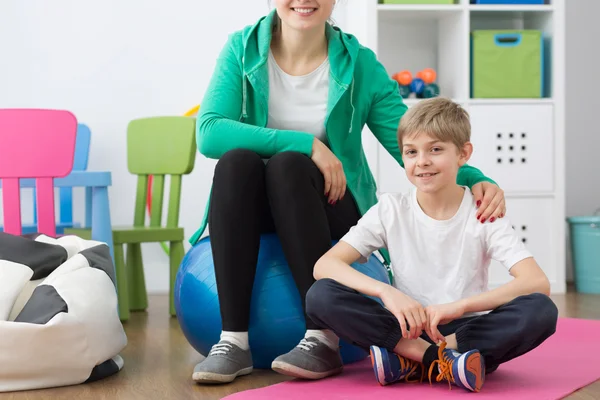 Receiving all the support he needs — Stock Photo, Image