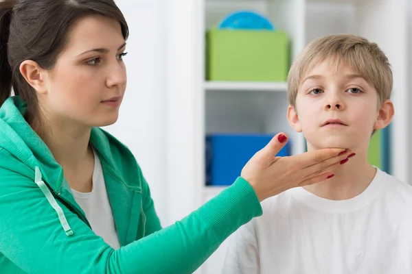 Försök att hålla ditt huvud såhär — Stockfoto