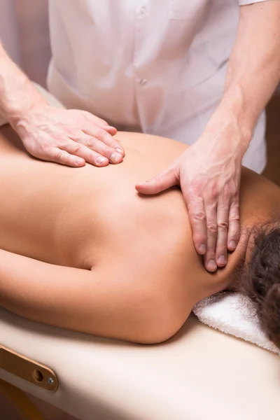 Perfect manual skills of a professional masseur — Stock Photo, Image