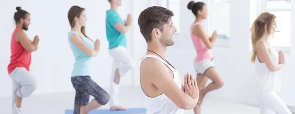 Buena energía corre a través de mi cuerpo ... — Foto de Stock