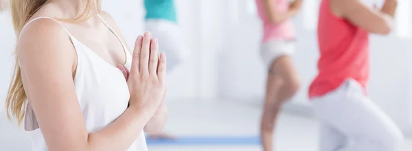 Livets väg på yoga — Stockfoto