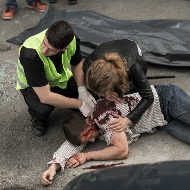 Sokaktaki insan cesedi