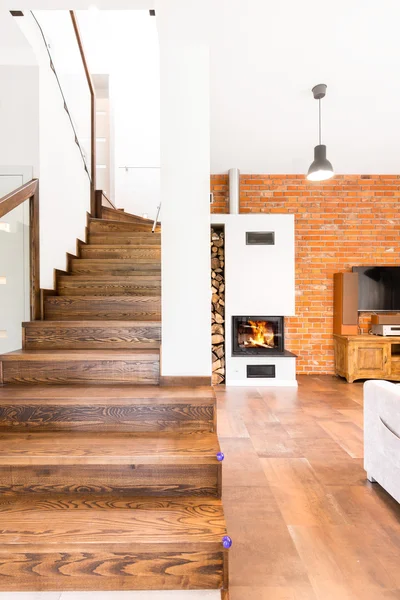 Imagen de salón moderno con escaleras —  Fotos de Stock