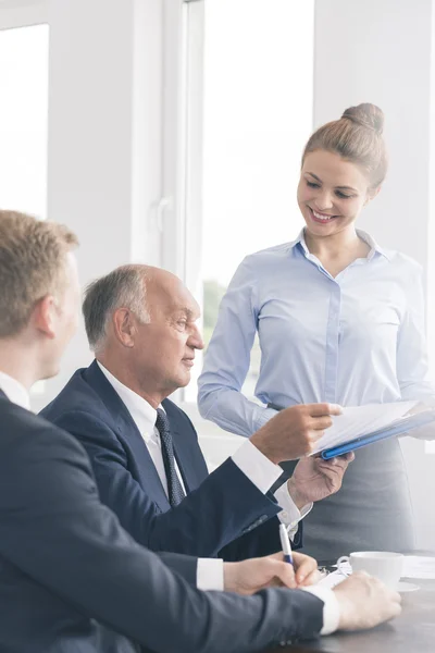 Bra assistent alltid till hands — Stockfoto